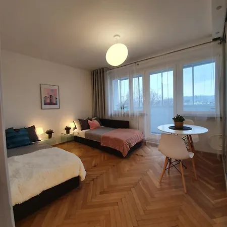 Apartamento Apartament Przy Plazy - Bitwy Pod Plowcami 6 *